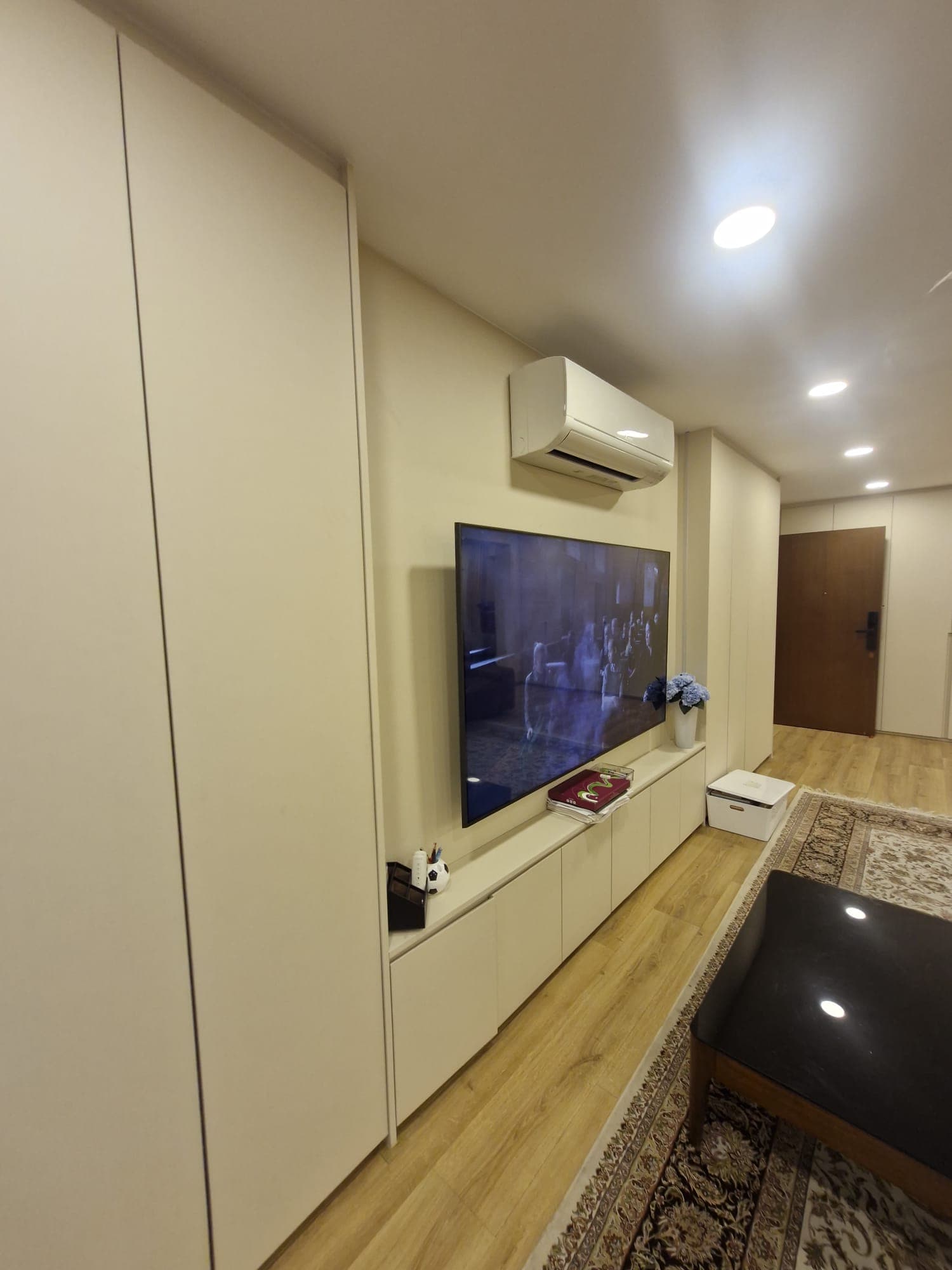 TV Consoles & Feature Walls